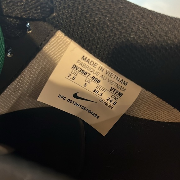 Nike CUSTOMIZED Airforces - Picture 2 of 7